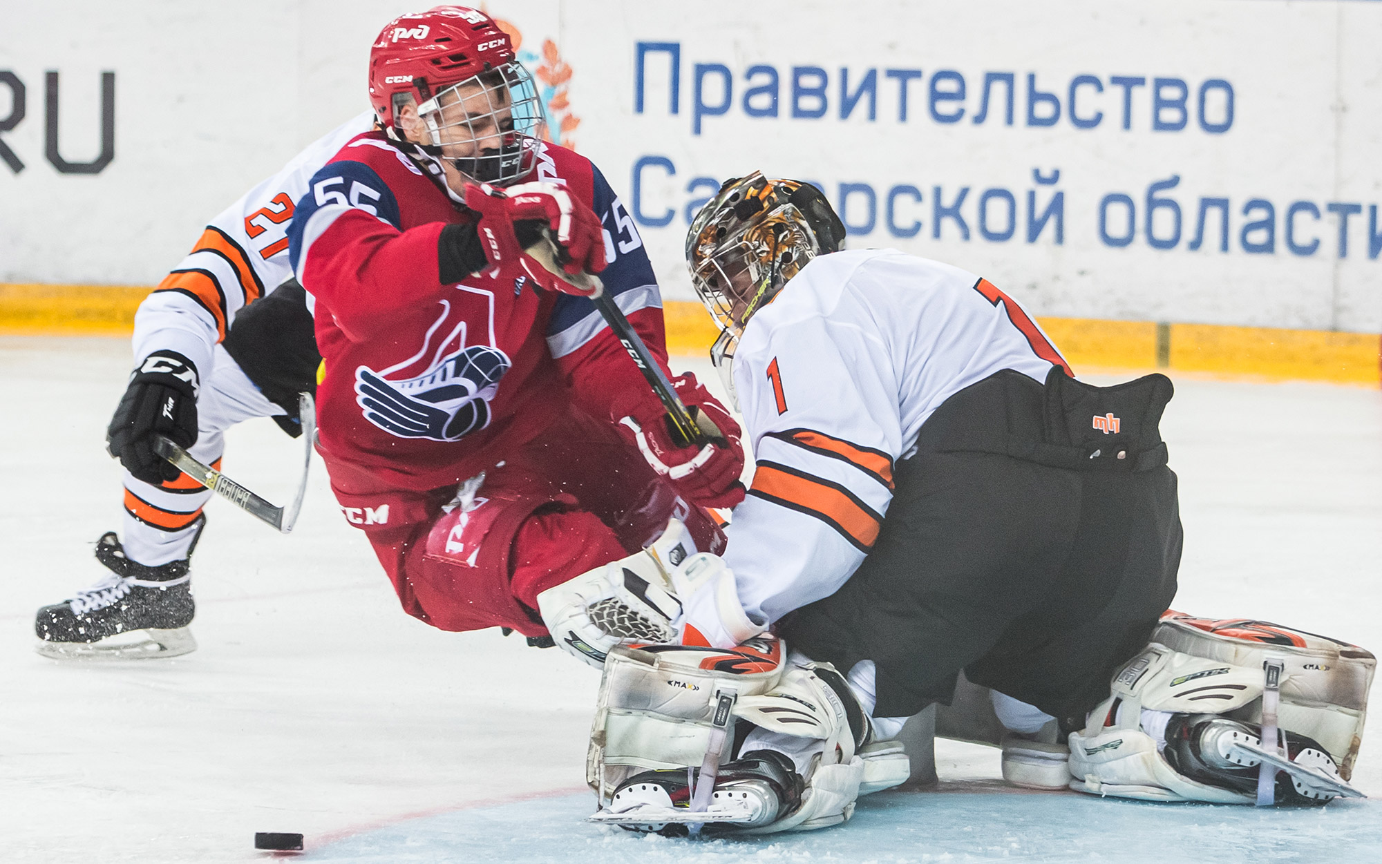 Богдан львутин хоккеист