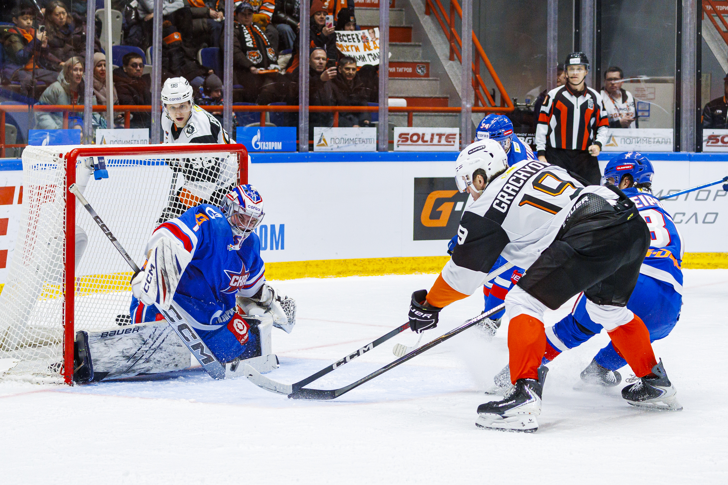 Камбэк от «Амура»